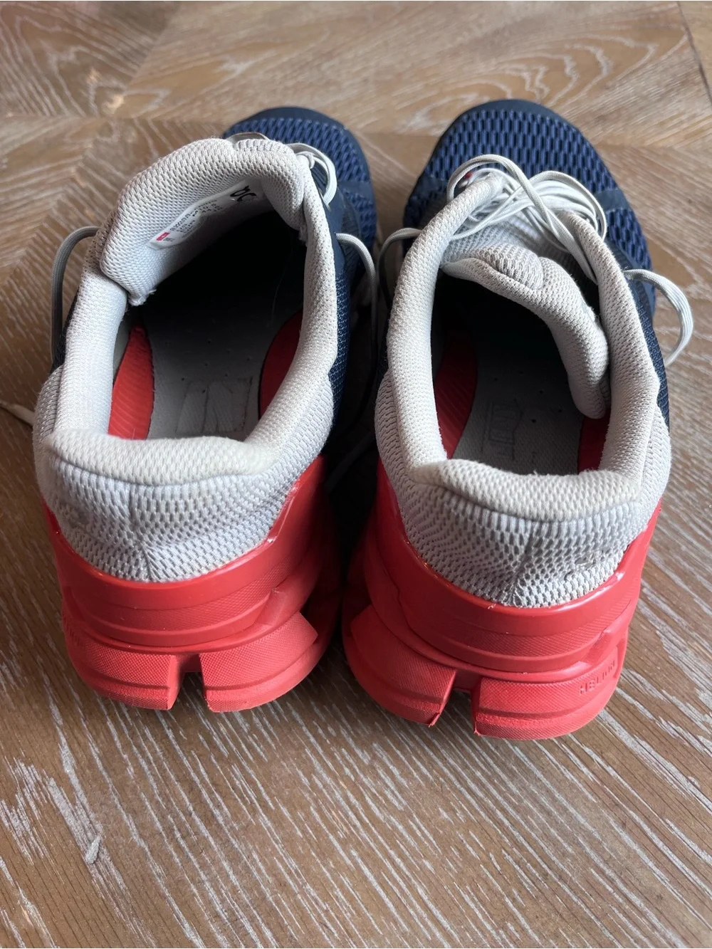 On Running Men's Navy and White Lightweight Running Sneakers Size 10.5